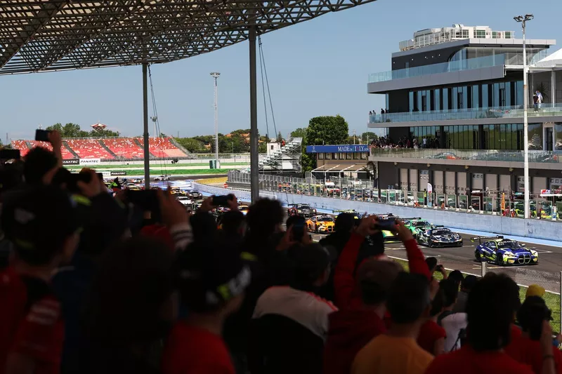 #46 Team WRT, BMW M4 GT3: Valentino Rossi, Maxime Martin 
