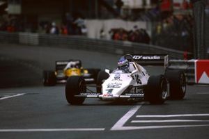 Keke Rosberg, Williams FW08C devant Alain Prost