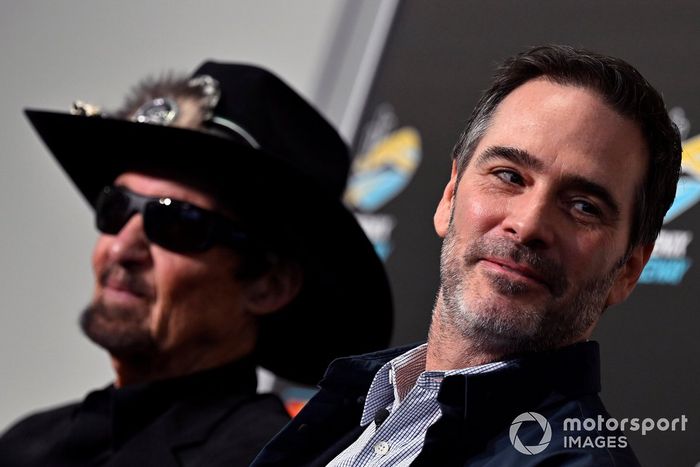 Conferencia de prensa de Petty GMS Motorsports con Jimmie Johnson, Richard Petty