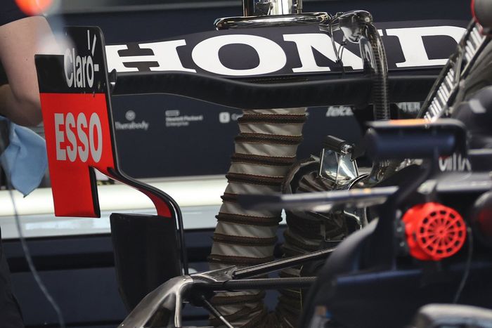Detalle del alerón trasero del Red Bull Racing RB16B
