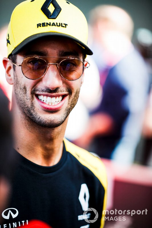 Daniel Ricciardo, Renault F1 Team talks to the media