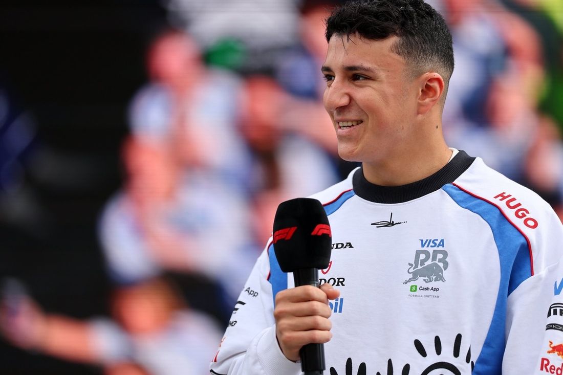 Isack Hadjar, Equipo Racing Bulls