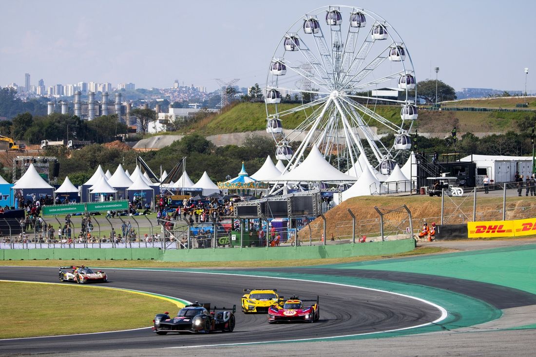 #7 Toyota Gazoo Racing Toyota GR010 - Híbrido: Mike Conway, Kamui Kobayashi, Nyck De Vries
