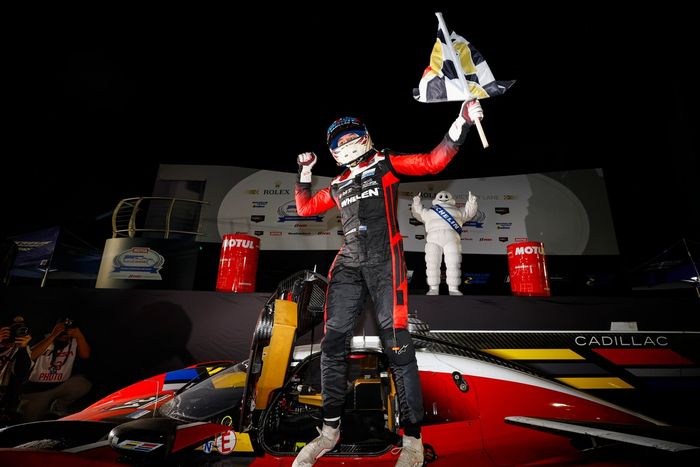 #31 Cadillac Action Express Cadillac V- Series.R: Jack Aitken, Earl Bamber, Frederik Vesti