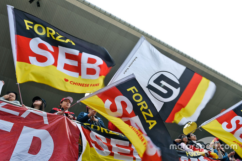 Sebastian Vettel, Ferrari fans in the grandstand