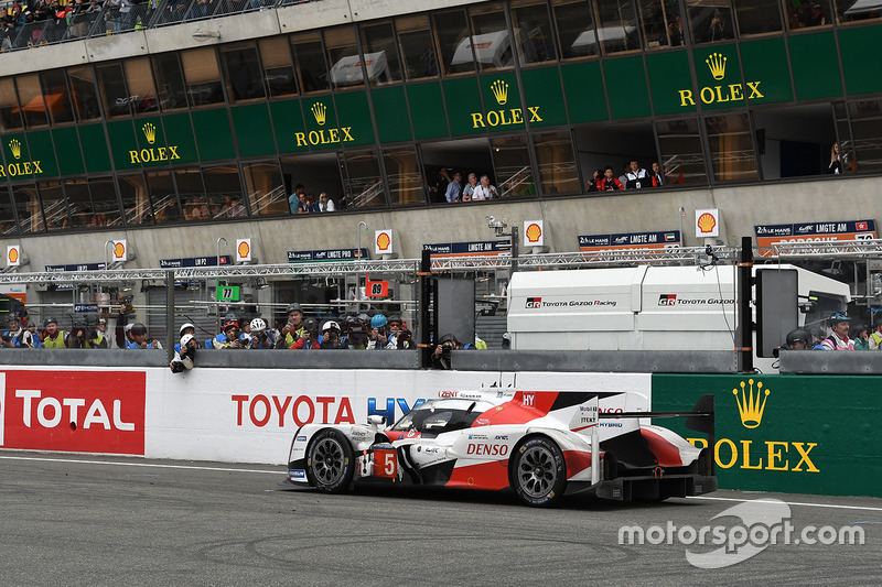 #5 Toyota Racing Toyota TS050 Hybrid: Anthony Davidson, Sébastien Buemi, Kazuki Nakajima