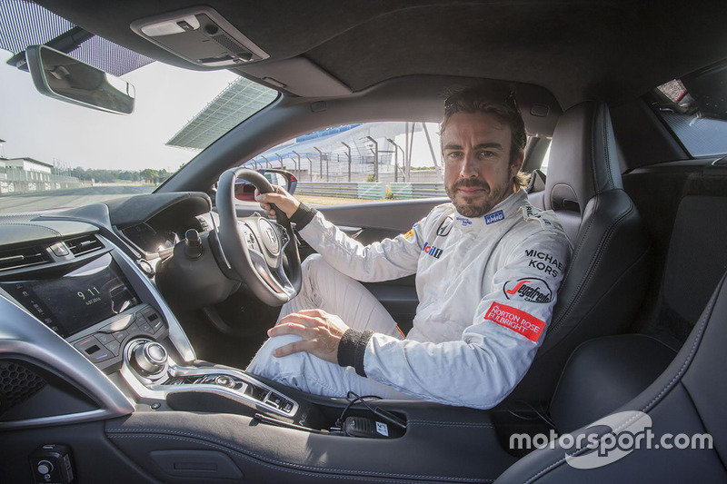 Presentación Honda NXS con Fernando Alonso