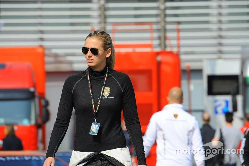 <img class="ms-flag-img ms-flag-img_s1" title="Belgium" src="https://cdn-4.motorsport.com/static/img/cf/be-3.svg" alt="Belgium" width="32" /> Sarah Bovy, 29 años