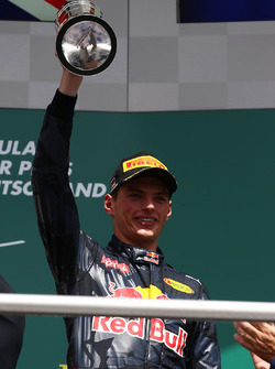 Podium: tweede plaats Daniel Ricciardo, Red Bull Racing