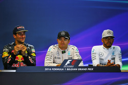 La post conferencia de prensa FIA: segundo lugar Daniel Ricciardo, Red Bull Racing; Ganador de la ca