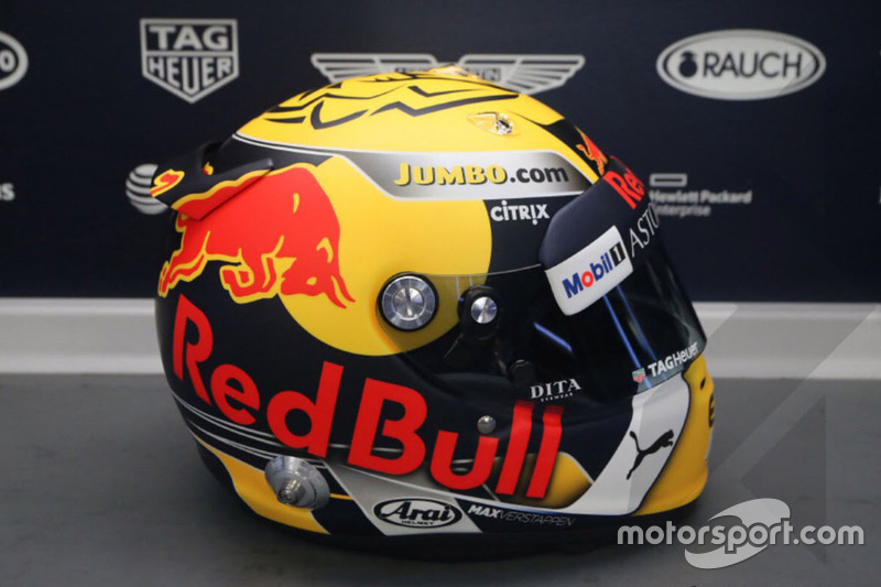 Шлем пилота Red Bull Racing Макса Ферстаппена в особой расцветке