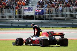 Daniel Ricciardo, Red Bull Racing RB13 retirado de la carrera