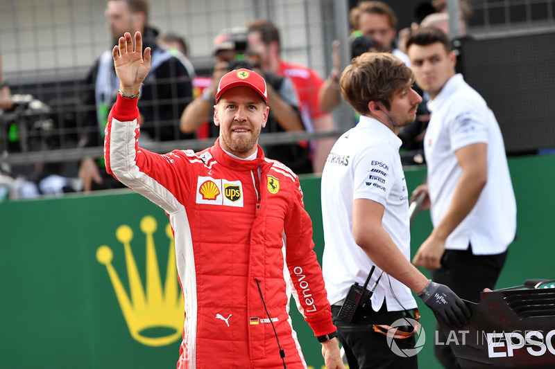 Ganador de la pole Sebastian Vettel, Ferrari celebra