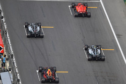 Sebastian Vettel, Ferrari SF71H, Lewis Hamilton, Mercedes-AMG F1 W09 EQ Power+, Valtteri Bottas, Mercedes-AMG F1 W09 EQ Power+ ve Daniel Ricciardo, Red Bull Racing RB14