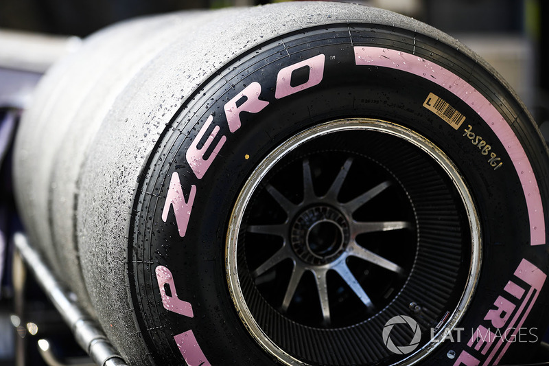 Pirelli hyper soft