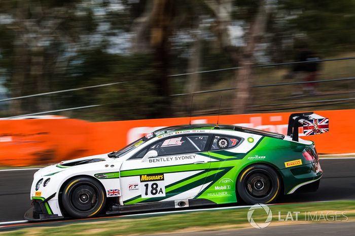 #18 Bentley Team M-Sport Bentley Continental GT3: Andy Soucek, Maxime Soulet, Vincent Abril