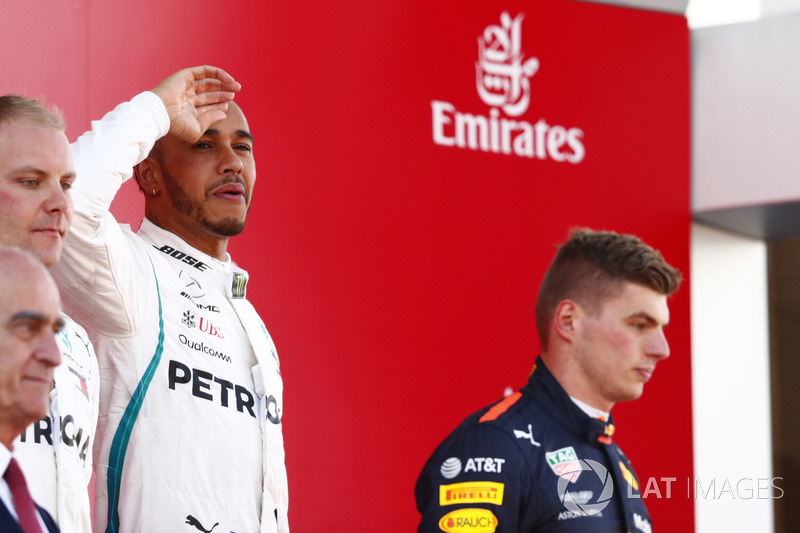 Podio: ganador de la carrera Lewis Hamilton, Mercedes AMG F1, segundo lugar Valtteri Bottas, Mercedes AMG F1 y tercero Max Verstappen, Red Bull Racing