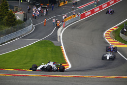 Felipe Massa, Williams FW40, Lance Stroll, Williams FW40, Carlos Sainz Jr., Scuderia Toro Rosso STR12 yDaniil Kvyat, Scuderia Toro Rosso STR12