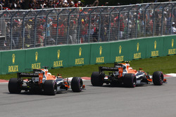Stoffel Vandoorne, McLaren MCL32, Fernando Alonso, McLaren MCL32