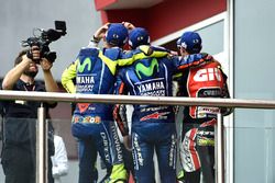 Podio: Valentino Rossi, Yamaha Factory Racing, Maverick Viñales, Yamaha Factory Racing, Cal Crutchlo