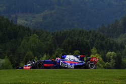 Даниил Квят, Scuderia Toro Rosso STR12