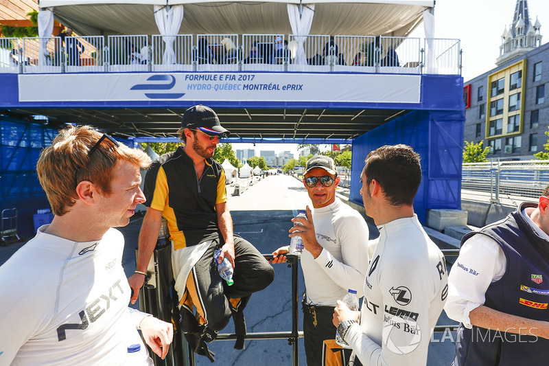 Oliver Turvey, NEXTEV TCR Formula E Team, Jean-Eric Vergne, Techeetah, Stéphane Sarrazin, Techeetah, ySébastien Buemi, Renault e.Dams, en el desfile de pilotos