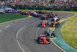 Sebastian Vettel, Ferrari SF70H, Valtteri Bottas, Mercedes AMG F1 W08, Kimi Raikkonen, Ferrari SF70H