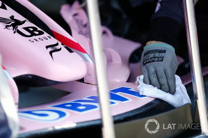 Un ala delantera de Force India