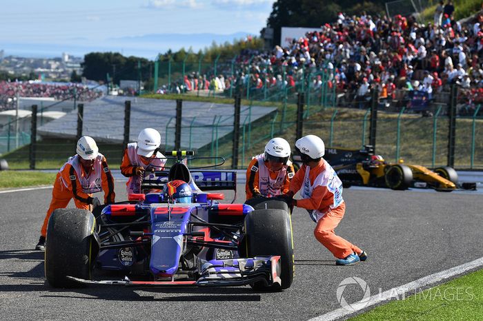 Carlos Sainz Jr., Scuderia Toro Rosso STR12 se retira de la carrera