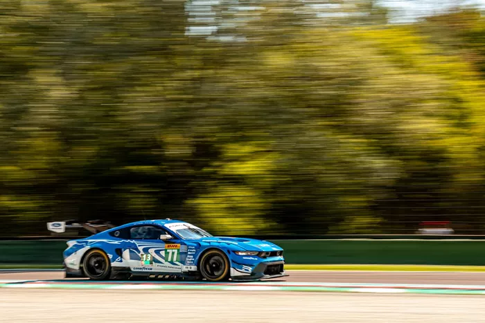 #77 Proton Competition Ford Mustang LMGT3: Eric Powell, Ben Tuck, Sebastian Priaulx