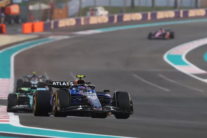 Lance Stroll, Aston Martin Racing, Carlos Sainz, Williams