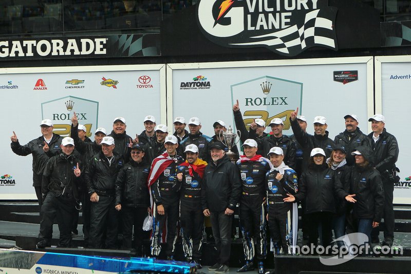 Winnaars #10 Konica Minolta Cadillac DPi-V.R.: Renger Van Der Zande, Jordan Taylor, Fernando Alonso, Kamui Kobayashi