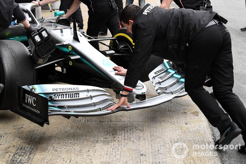 Переднє антикрило Mercedes-AMG F1 W10