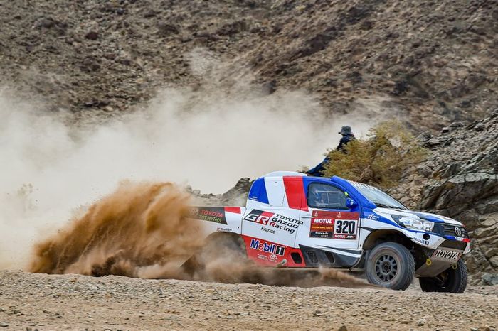 #320 Gazoo Racing Toyota: Ronan Chabot, Gilles Pillot