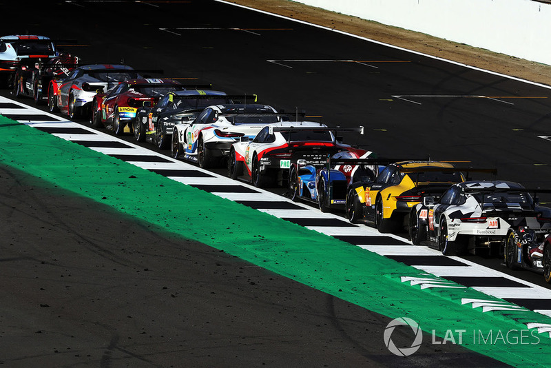 Mobil-mobil GTE di parc ferme