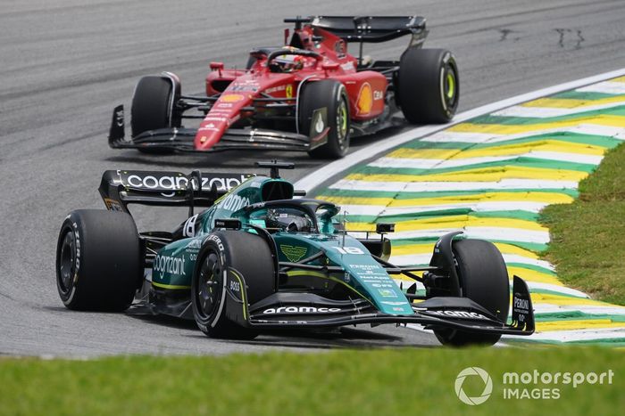 Lance Stroll, Aston Martin AMR22, Charles Leclerc, Ferrari F1-75