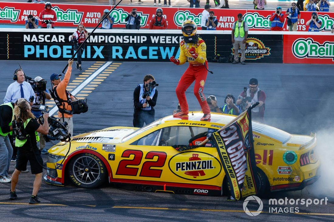 Joey Logano, Team Penske, Shell Pennzoil Ford Mustang