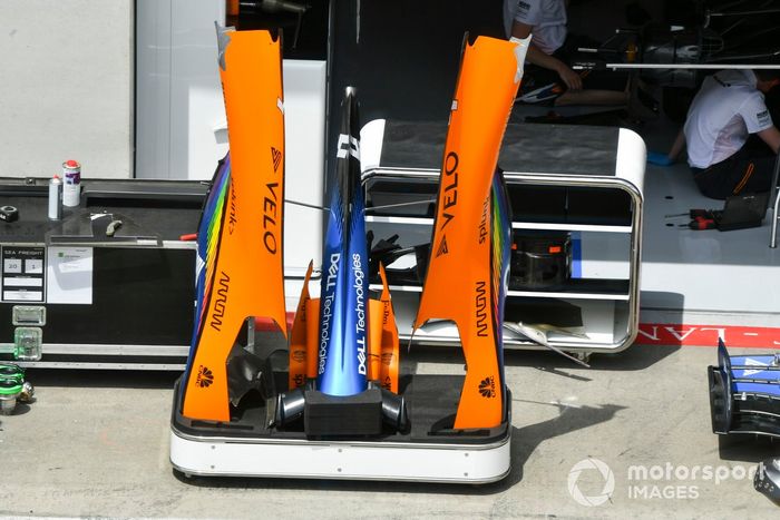 Cubierta motor del McLaren MCL35 