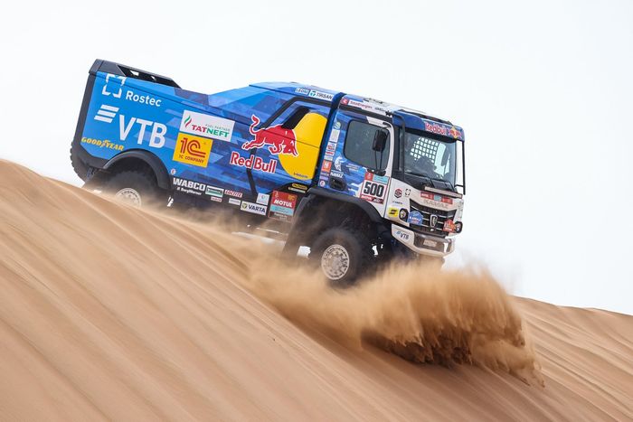 #500 Kamaz - Master: Dmitry Sotnikov, Ruslan Akhmadeev, Ilgiz Akhmetzianov