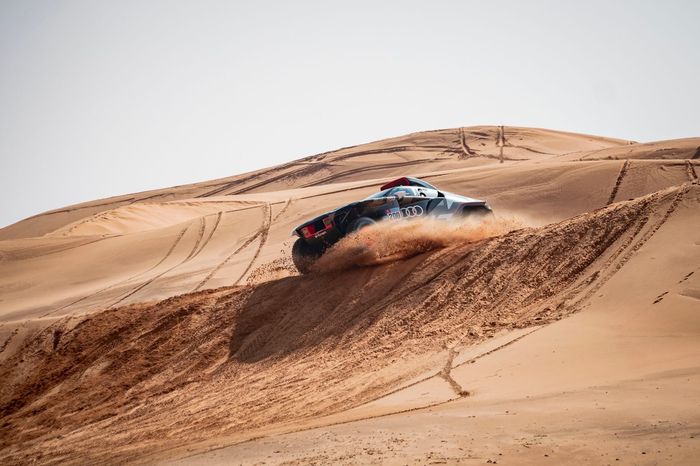 #200 Team Audi Sport Audi: Stéphane Peterhansel, Edouard Boulanger