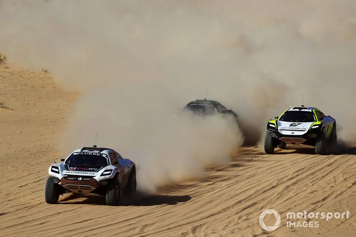 Catie Munnings, Timmy Hansen, Andretti United Extreme E, Christine 'GZ' Giampaoli Zonca, Oliver Bennett, Hispano Suiza Xite Energy Team, y Mikaela Ahlin-Kottulinsky, Jenson Button, JBXE Extreme-E Team