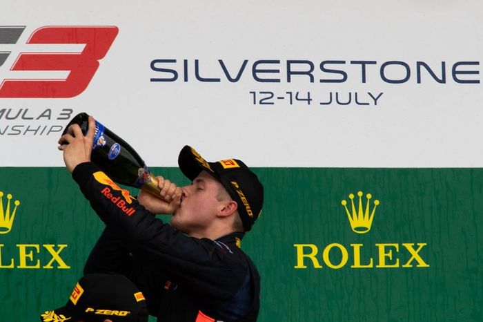 Juri Vips, Hitech Grand Prix 