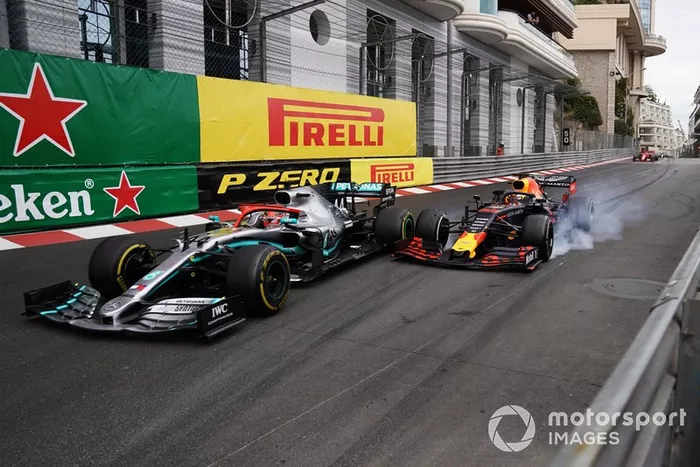 El toque entre Max Verstappen y Lewis Hamilton