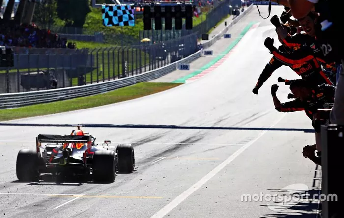 Ganador Max Verstappen, Red Bull Racing RB15