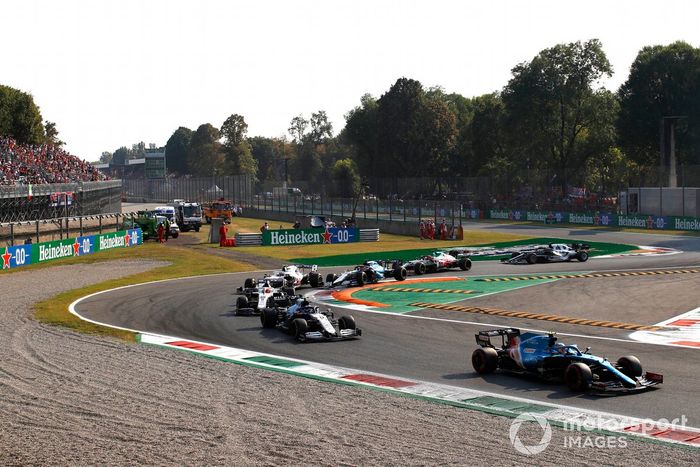 Esteban Ocon, Alpine A521, Nicholas Latifi, Williams FW43B, Nikita Mazepin, Haas VF-21