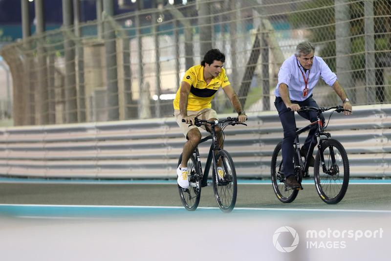 Карлос Сайнс-мол., Renault Sport F1 Team, Карлос Сайнс