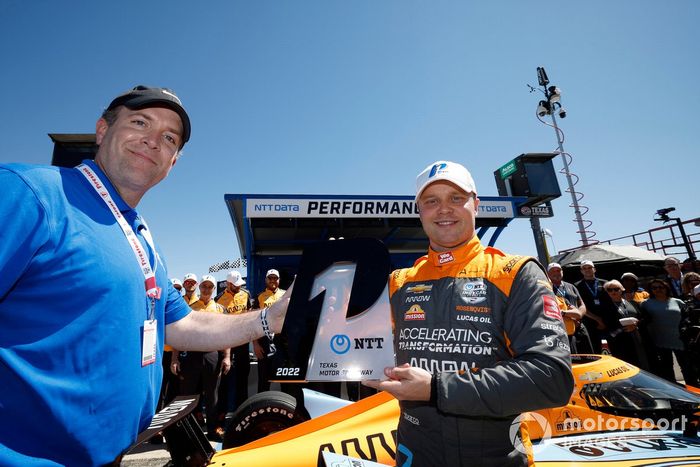 Ganador de la pole Felix Rosenqvist, Arrow McLaren SP Chevrolet 