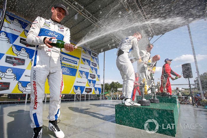 GTLM podium: Antonio Garcia, Jan Magnussen, Corvette Racing, Ryan Briscoe, Richard Westbrook, Ford Performance Chip Ganassi Racing, Giancarlo Fisichella, Toni Vilander, Risi Competizione
