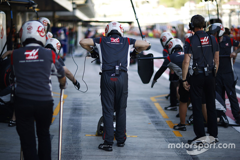 Команда механіків Haas F1 Team