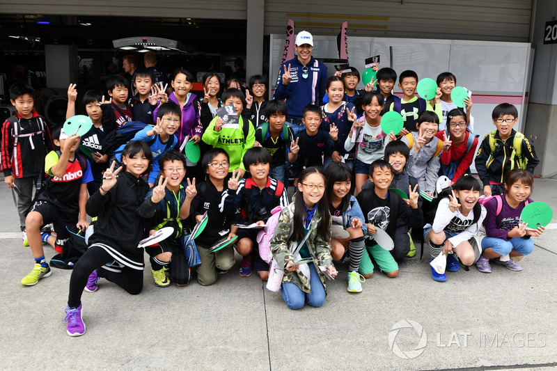 Esteban Ocon, Sahara Force India F1 and young fans